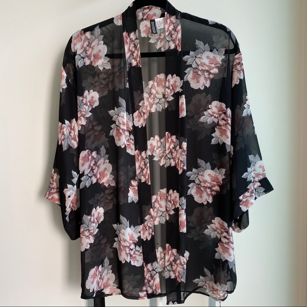 H&M Divided Black Floral Kimono | X-Small